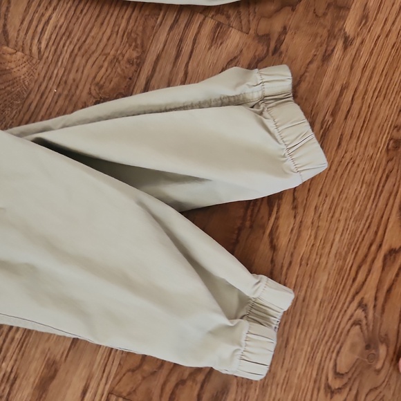 2 pairs Gap xs khaki joggers - Picture 4 of 4